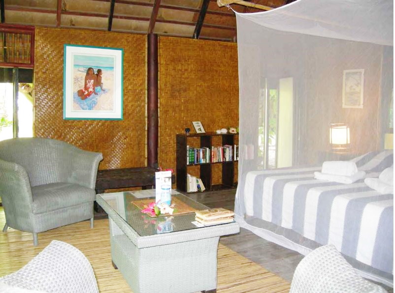 Pension Le Kuriri, Maupiti interior of bungalow